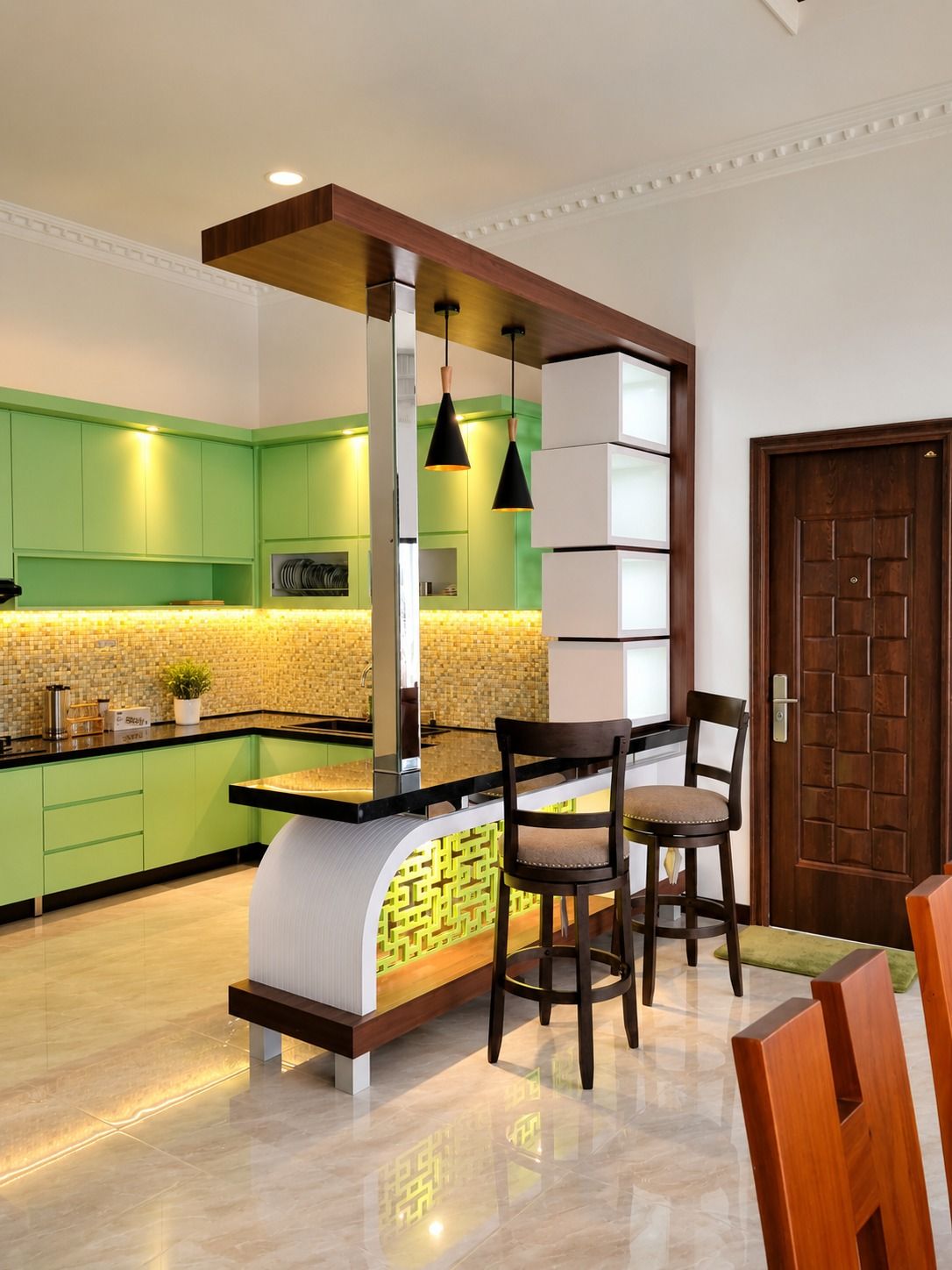 Kabinet atas dan bawah dapur berwarna hijau muda dengan lampu di bawah kabinet.